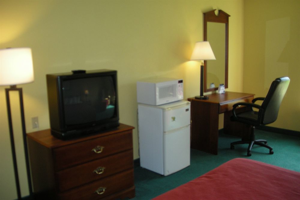 Red Roof Inn Morehead Exterior photo