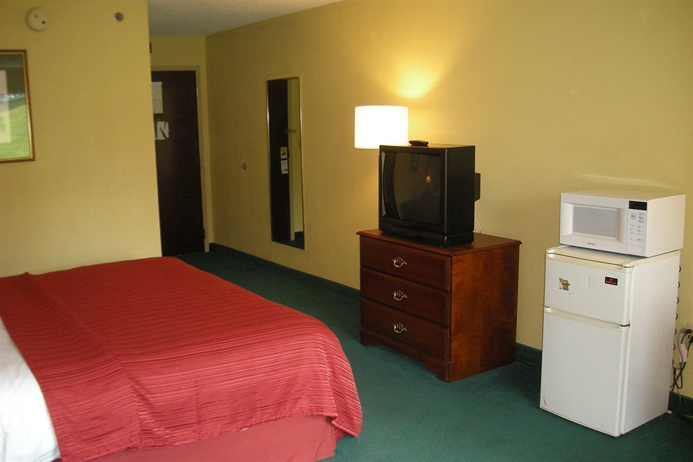 Red Roof Inn Morehead Exterior photo