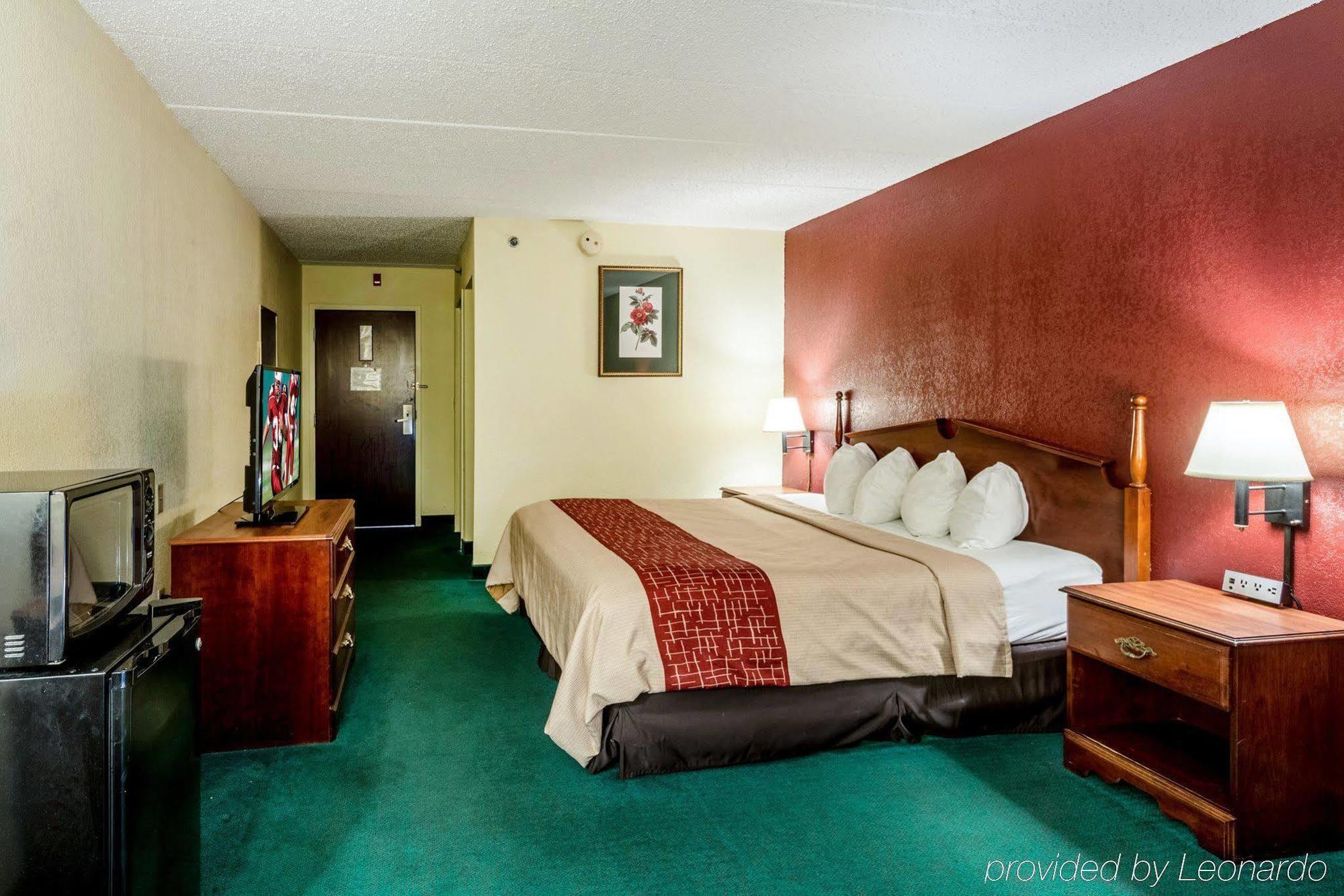 Red Roof Inn Morehead Exterior photo