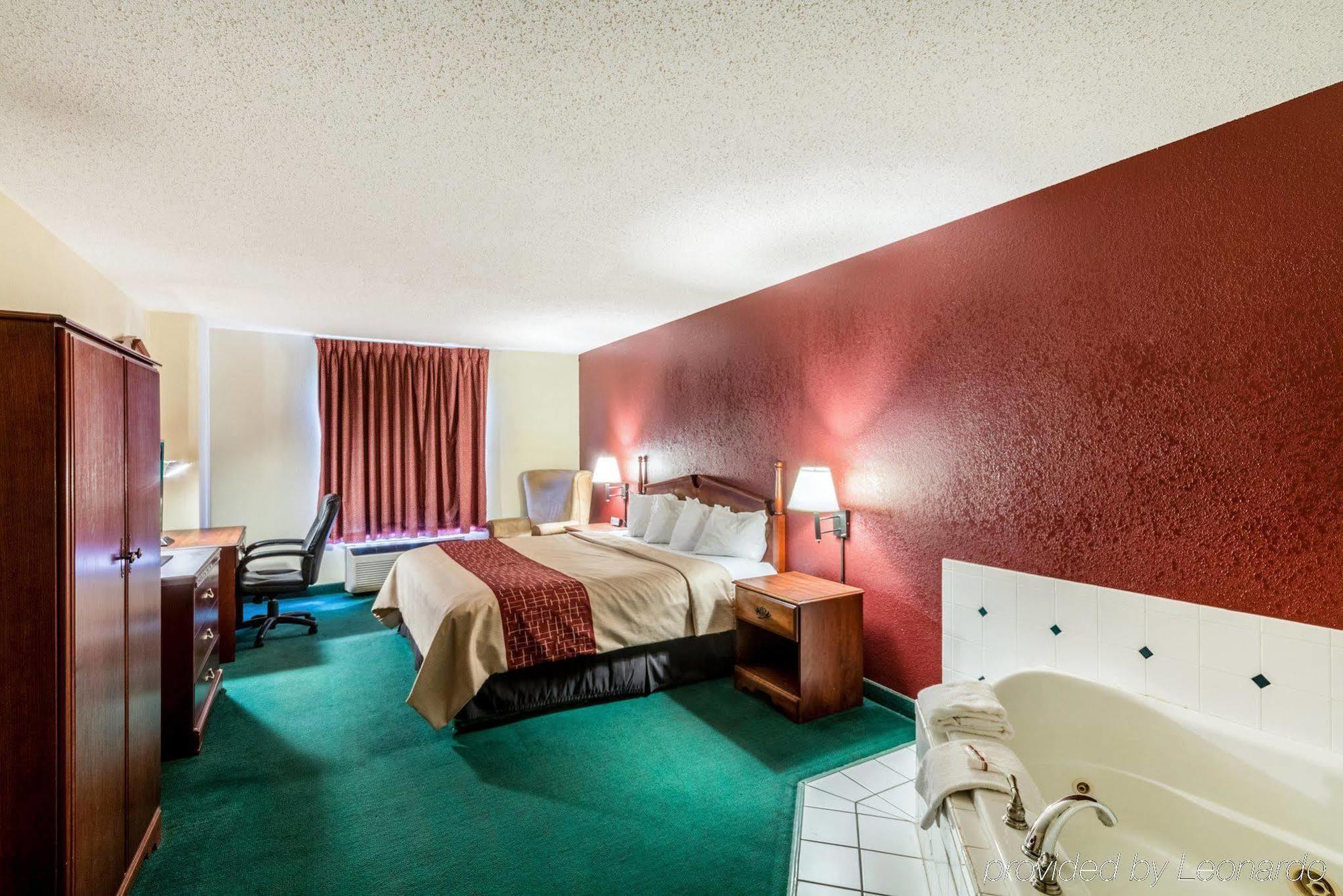 Red Roof Inn Morehead Exterior photo